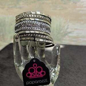 Paparazzi Glam Metallic And Rhinestone Bracelet Green